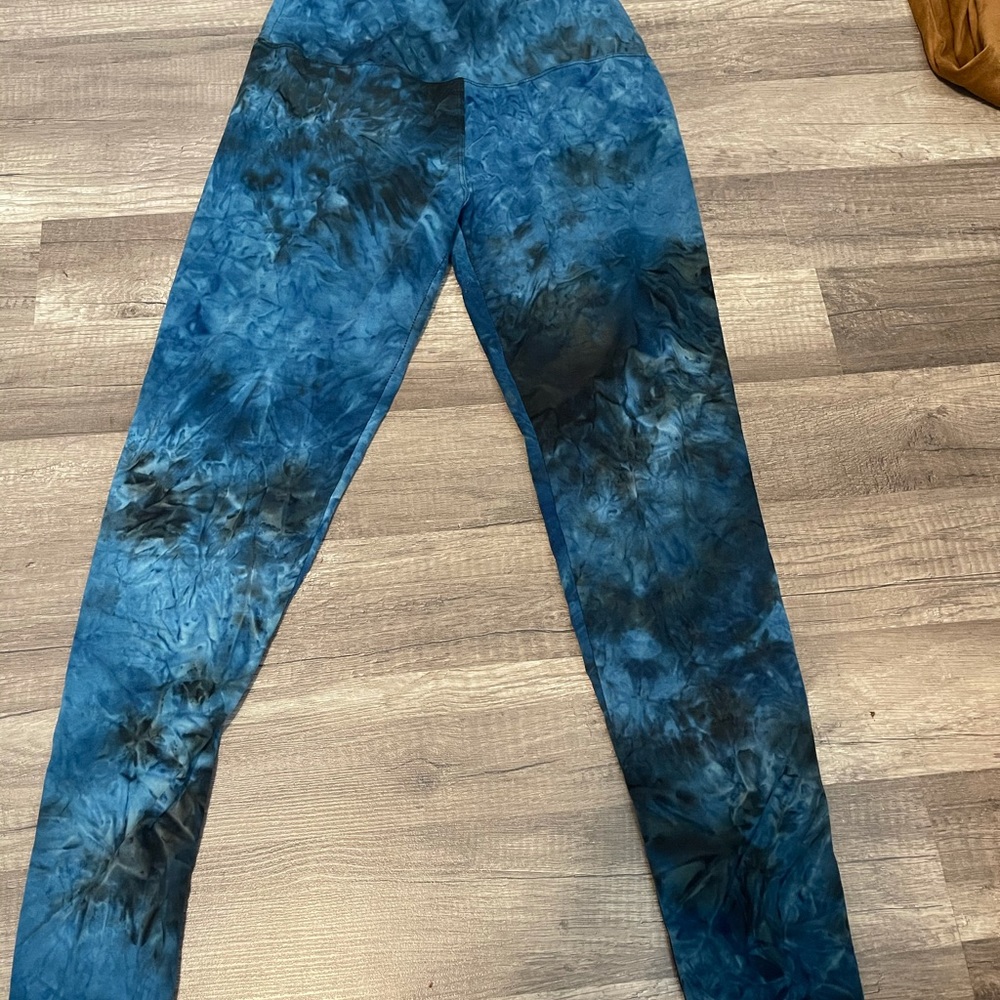 blue tie dye leggings